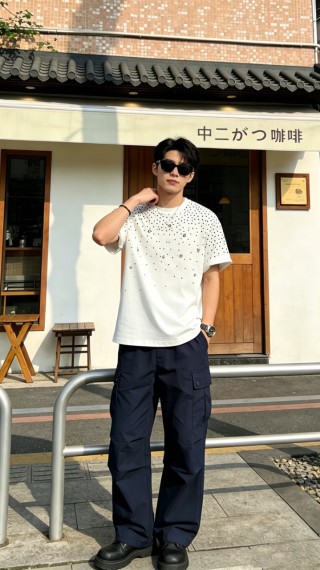 Louis Vuitton Monogram Print White T-Shirt view 5