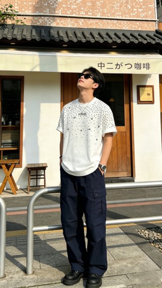 Louis Vuitton Monogram Print White T-Shirt view 8