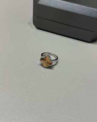 VCA Inspired Four-Leaf Clover Ring Gold Laser Engraved