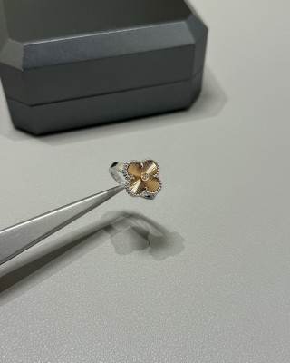 VCA Inspired Four-Leaf Clover Ring Gold Laser Engraved view 2