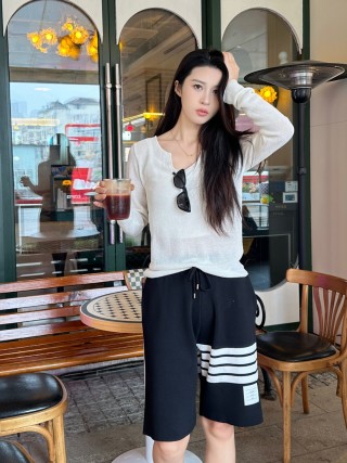 Black & White Stripe Ribbed Shorts view 4