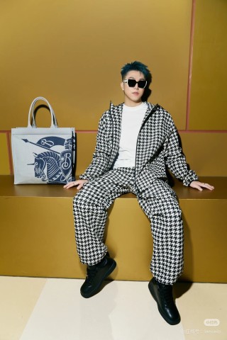 Burberry EKD Canvas Tote Bag White