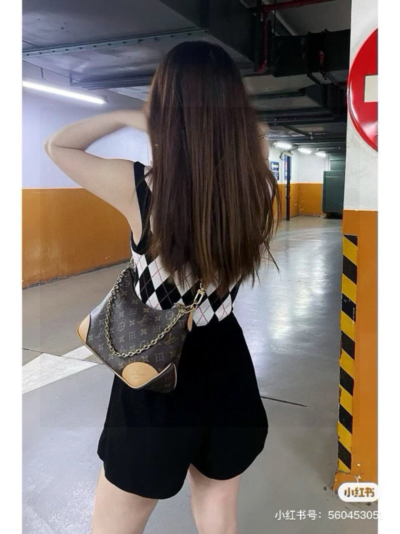 Louis Vuitton Monogram Canvas Shoulder Bag with Chain Strap