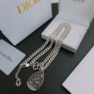 Dior Silver Chain Necklace with Teardrop Pendant