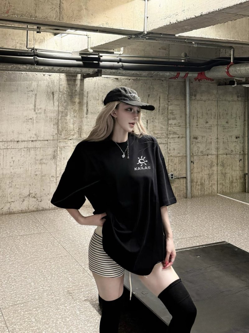 Black Oversized Graphic Short-Sleeve T-Shirt with Wheel Logo