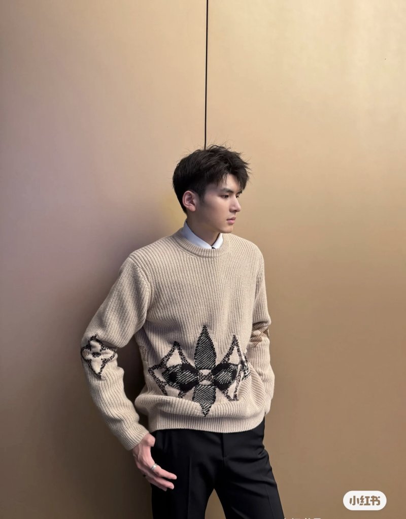 Cream Argyle Knit Sweater with Black Diamond Pattern