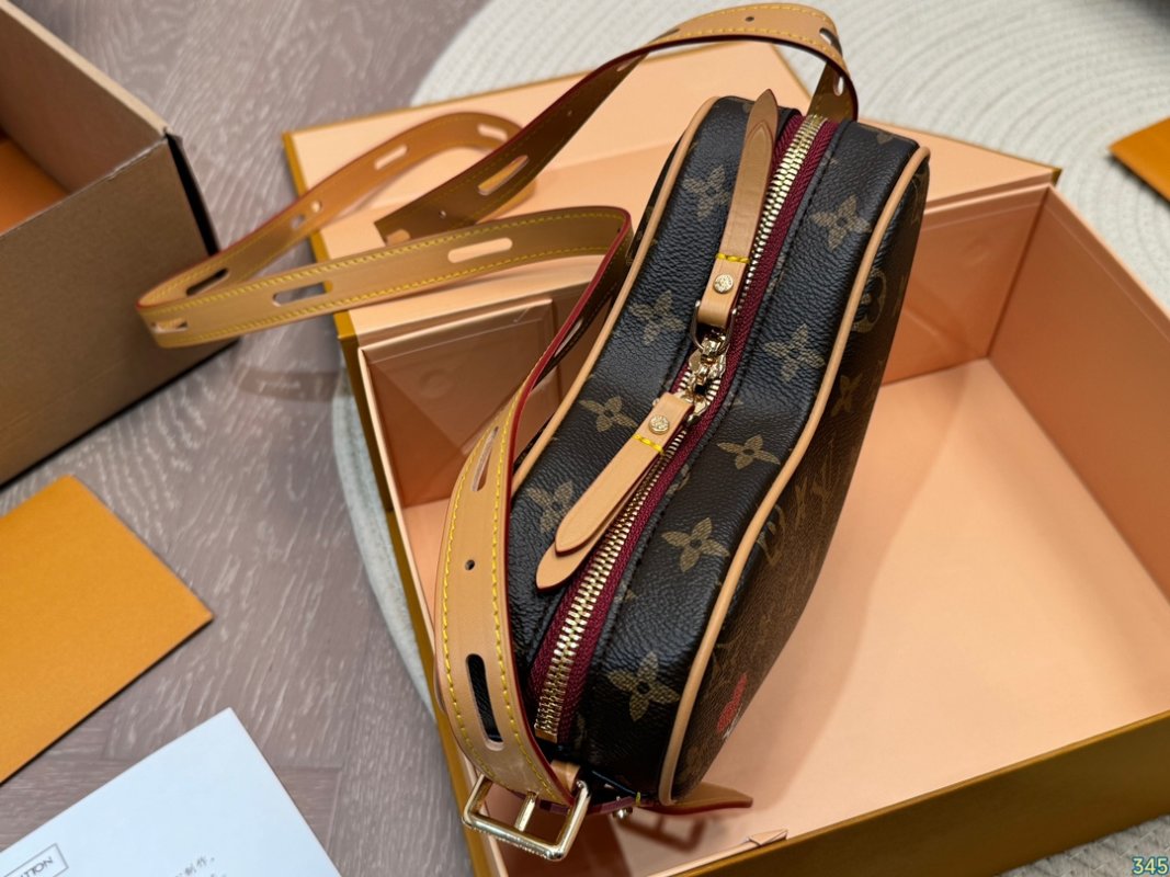 Louis Vuitton Monogram Heart Mini Onthego Bag Beeswax Yellow view