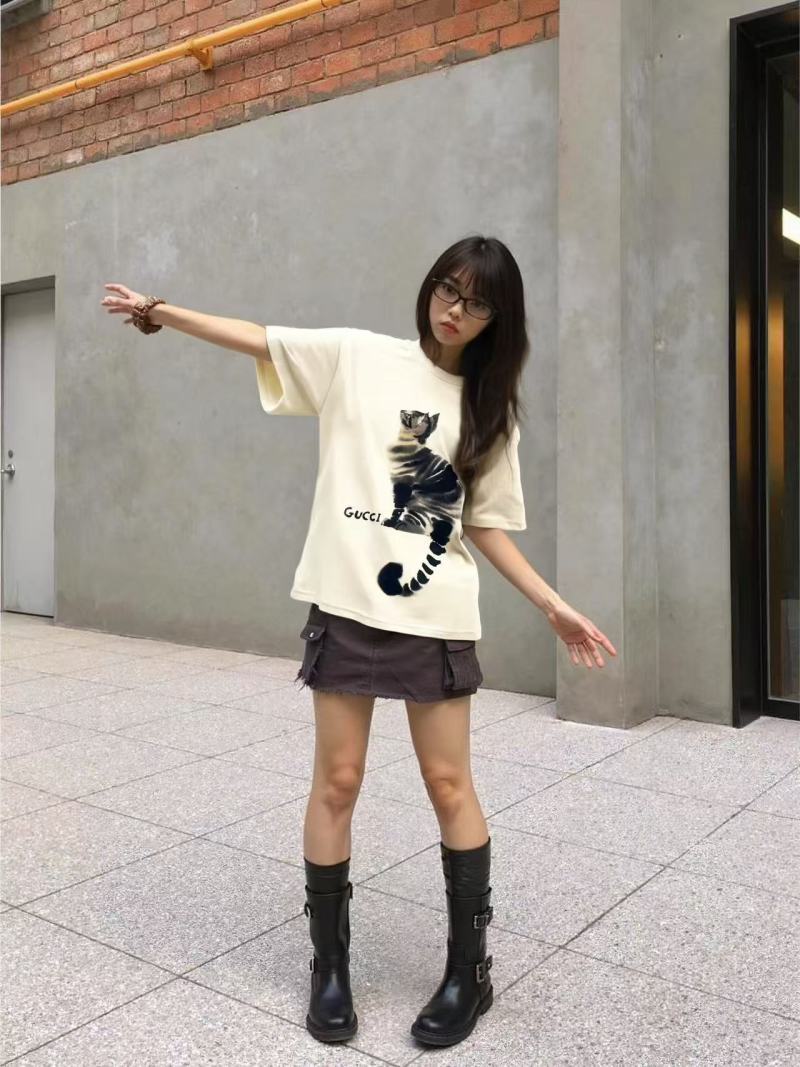 Gucci Cat Print Cream Short Sleeve T-Shirt view