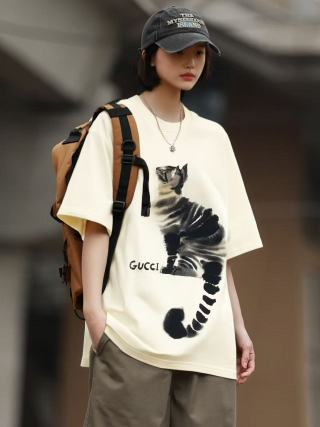 Gucci Cat Print Cream Short Sleeve T-Shirt view 3