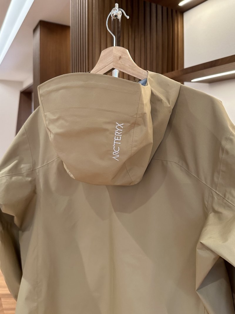 Gore-Tex Technical Hardshell Jacket Beige view