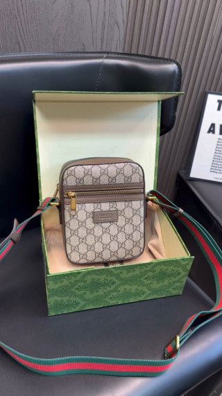 Gucci GG Supreme Canvas Crossbody Bag Beige