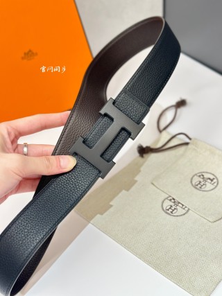 Hermès H5382 Reversible Leather Belt Black 38MM view 3