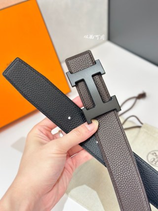 Hermès H5382 Reversible Leather Belt Black 38MM view 6