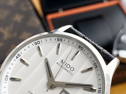 Mido Commander Automatic Steel Watch - Silver Dial view 5