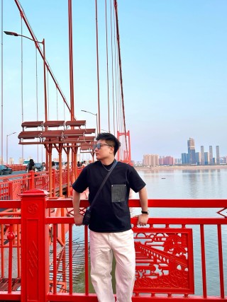 Black Graphic Pocket T-Shirt