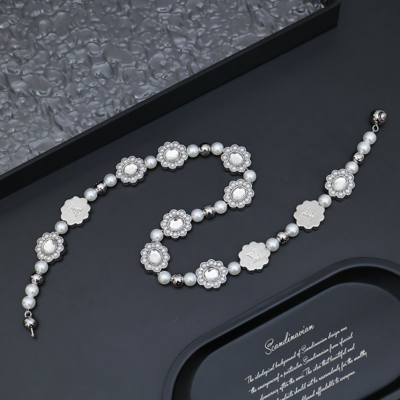 Louis Vuitton Silver Floral Brass Glass Pearl Necklace 2024 view