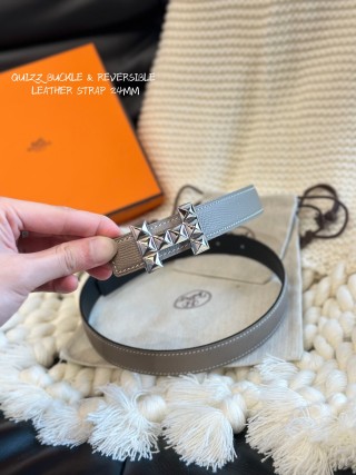 Hermès Quizz Party Buckle Reversible Leather Belt – Grey view 2