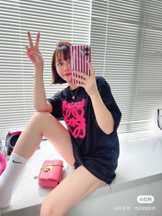 Loewe Anagram Black T-Shirt Hot Pink Logo view 5