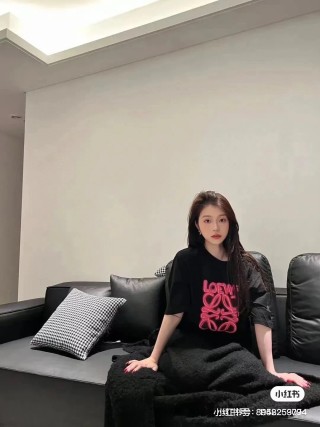 Loewe Anagram Black T-Shirt Hot Pink Logo view 6