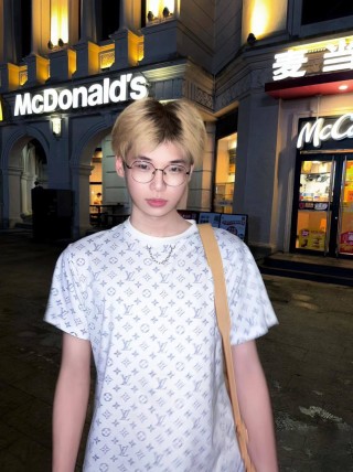 Louis Vuitton Monogram White Short Sleeve T-Shirt view 5