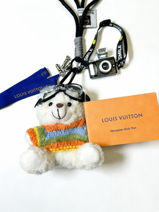 Louis Vuitton Anger Forest Teddy Bear Keychain Charm view 7