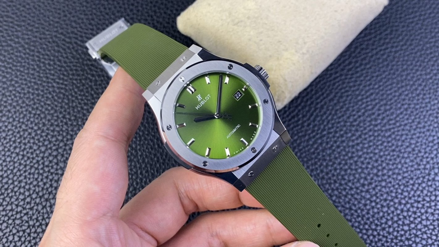 Hublot Classic Fusion 42mm Green Dial Automatic Watch