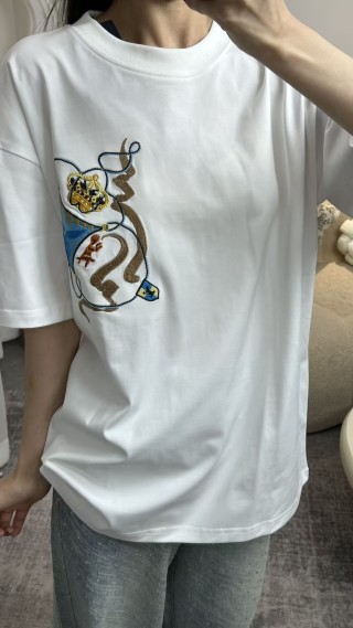 White Oversized Graphic T-Shirt with Playful Character Print view 4