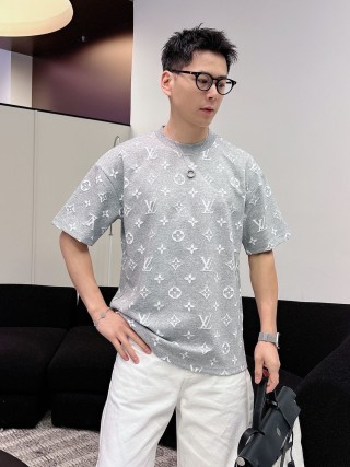 Louis Vuitton Monogram Short Sleeve T-Shirt Grey view 2
