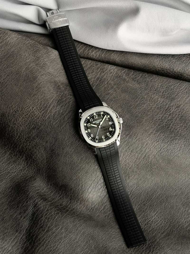 Patek Philippe Aquanaut 5167A Black Dial Steel Watch view