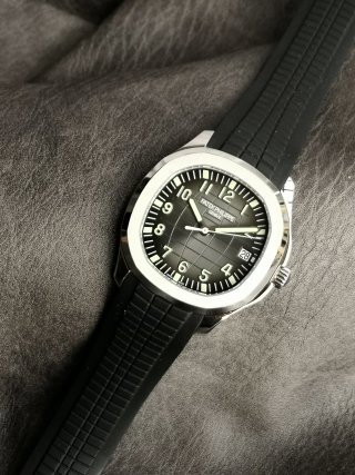 Patek Philippe Aquanaut 5167A Black Dial Steel Watch view 4