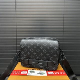 Louis Vuitton Steamer Monogram Messenger Bag Black view 2