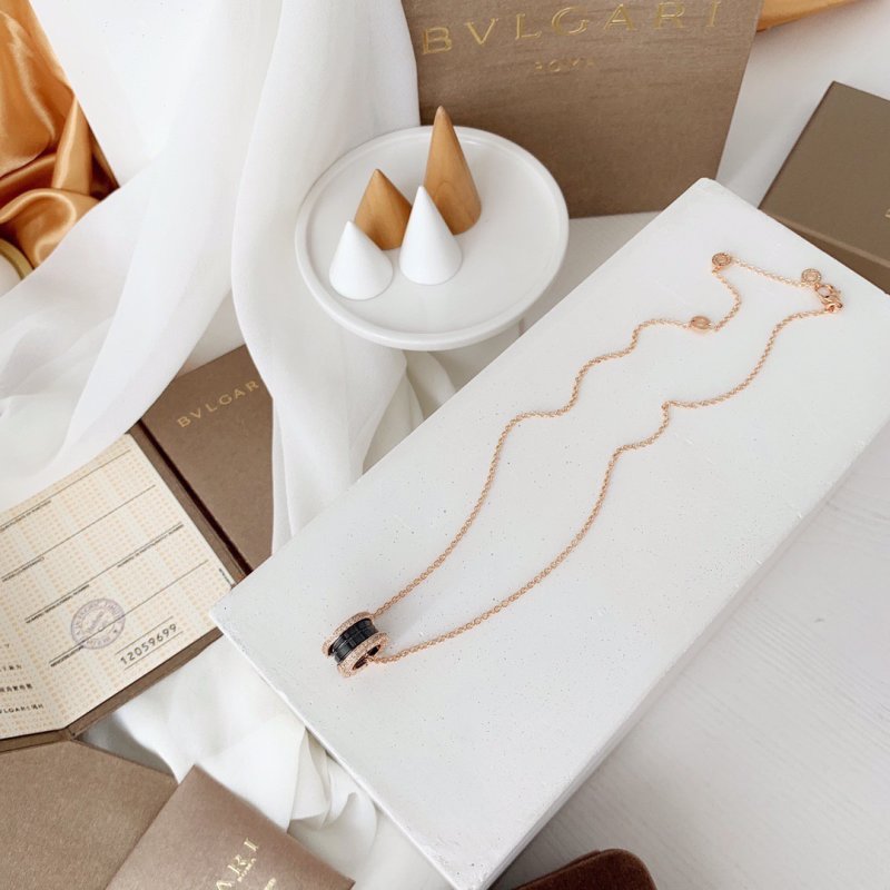 Bvlgari Ceramic Diamond Rose Gold Necklace view