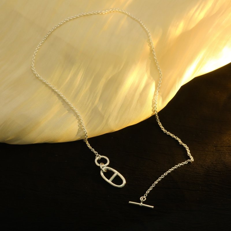 Hermès Pig Nose Silver Short Chain Necklace 42cm view