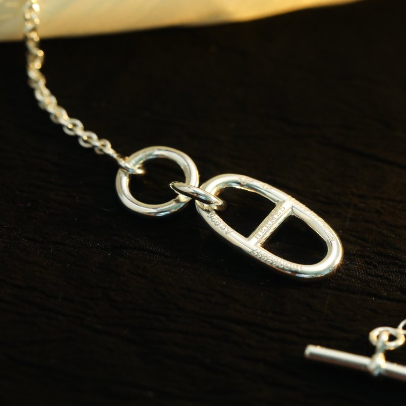 Hermès Pig Nose Silver Short Chain Necklace 42cm view