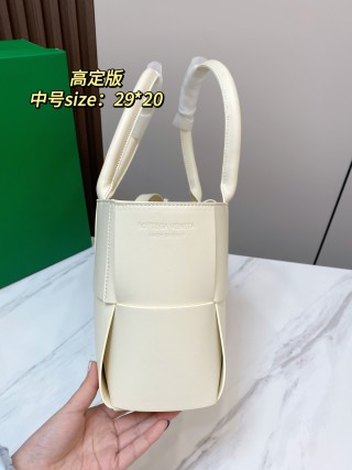 Bottega Veneta Intrecciato Woven Tote Bag - Cream view 2