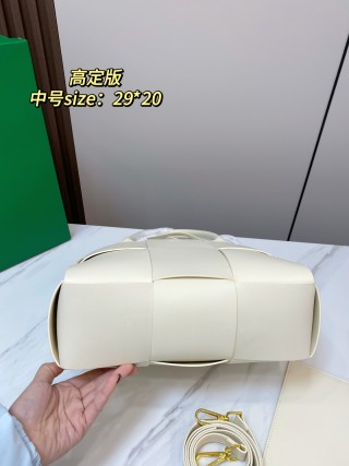 Bottega Veneta Intrecciato Woven Tote Bag - Cream view 9