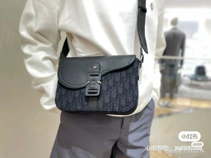 Dior CD Oblique Saddle Shoulder Bag Black view 4