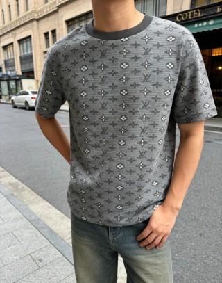 Louis Vuitton Monogram Grey Short Sleeve T-Shirt view 4