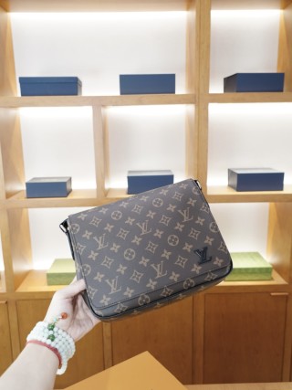 Louis Vuitton Monogram Canvas Crossbody Shoulder Bag Grey view 2