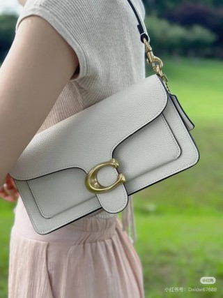 Cream Leather Shoulder Bag with Gold Ring Hardware view 8