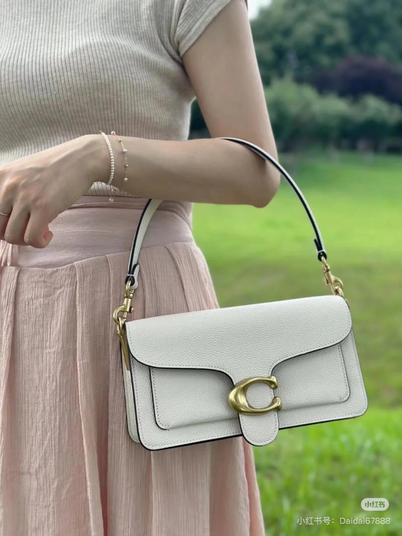 Cream Leather Shoulder Bag with Gold Ring Hardware view