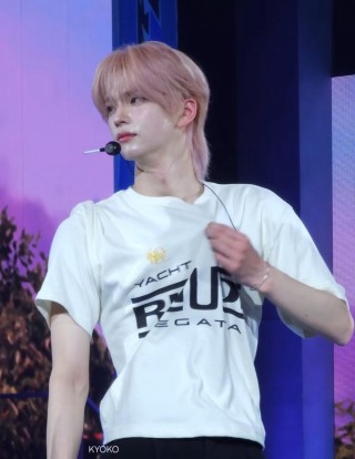 White Graphic Print Short Sleeve T-Shirt view 6