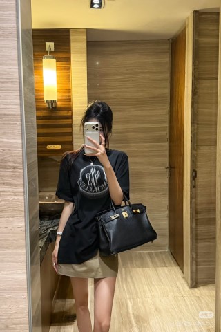 Black Graphic Crew Neck T-Shirt view 8