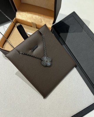 Van Cleef & Arpels Four-Leaf Clover Gun Gold Necklace view 2