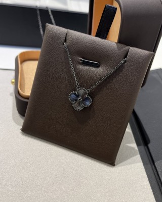 Van Cleef & Arpels Four-Leaf Clover Gun Gold Necklace view 3