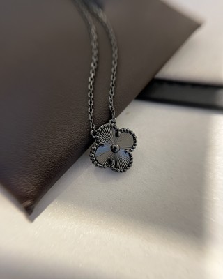 Van Cleef & Arpels Four-Leaf Clover Gun Gold Necklace view 4