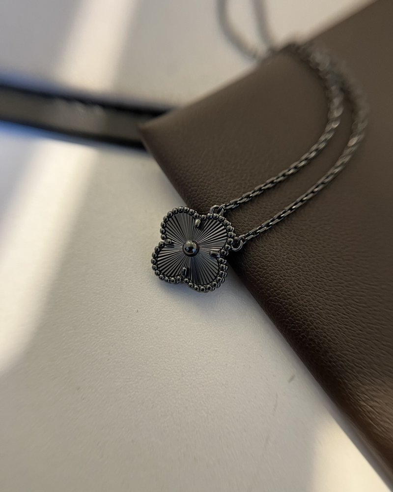 Van Cleef & Arpels Four-Leaf Clover Gun Gold Necklace view