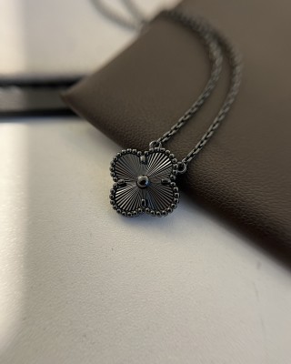 Van Cleef & Arpels Four-Leaf Clover Gun Gold Necklace view 6