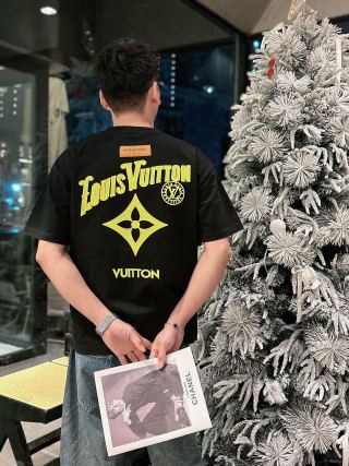 Louis Vuitton Black Star Logo Short Sleeve T-Shirt view 2