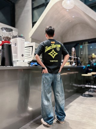 Louis Vuitton Black Star Logo Short Sleeve T-Shirt view 5
